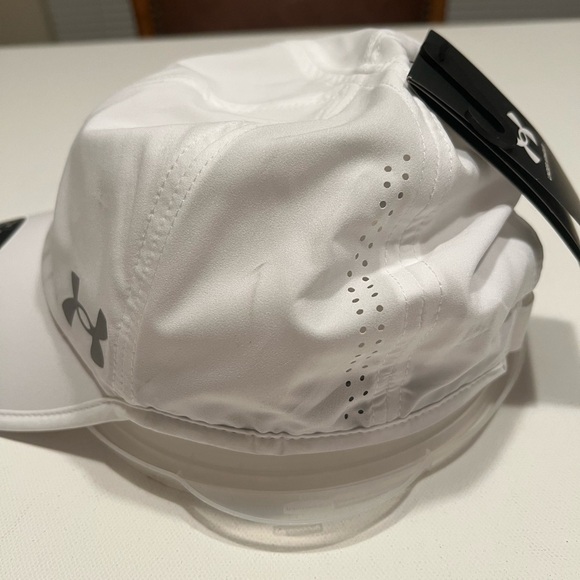 New With Tag Men's Under Armour Iso-Chill Launch Run Reflective!! 🏃‍♂️🏃‍♂️ - Picture 4 of 8